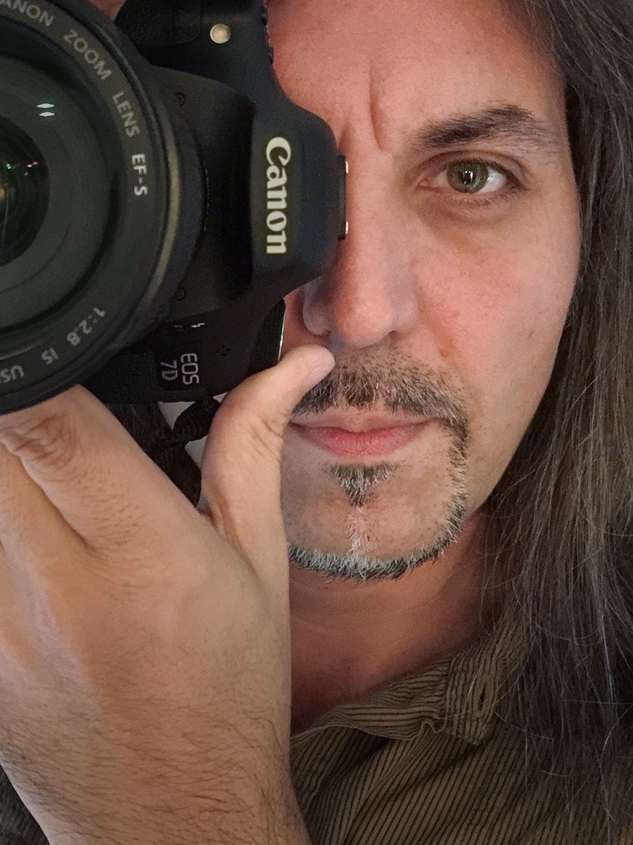 Portrait placeholder — to be replaced with a photo of Lorenzo